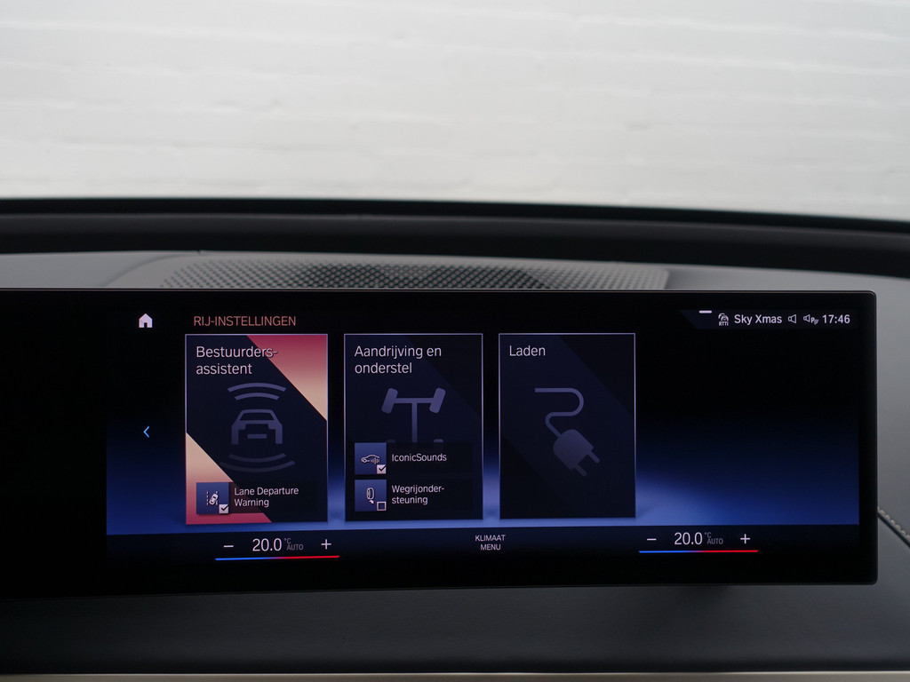 
BMW iX xDrive40 M Sport Plus 77 kWh- Stoelmassage, Harman Kardon, 360 Camera, Head Up, Memory Seats, Sfeerverlichting vol									