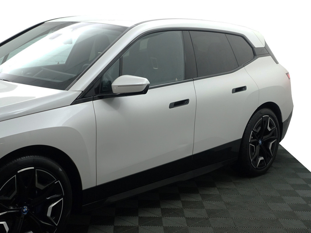 
BMW iX xDrive40 M Sport Plus 77 kWh- Stoelmassage, Harman Kardon, 360 Camera, Head Up, Memory Seats, Sfeerverlichting vol									