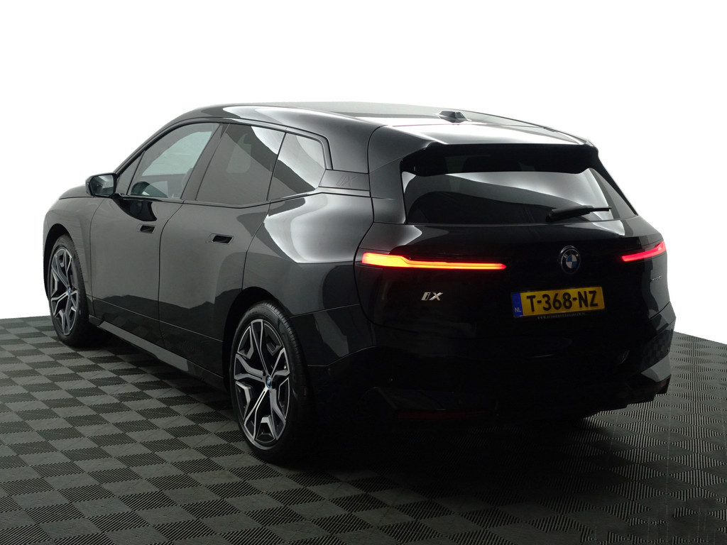 
BMW iX xDrive40 M Sport Plus 77 kWh- Stoelmassage, Harman Kardon, 360 Camera, Head Up, Memory Seats, Sfeerverlichting vol									