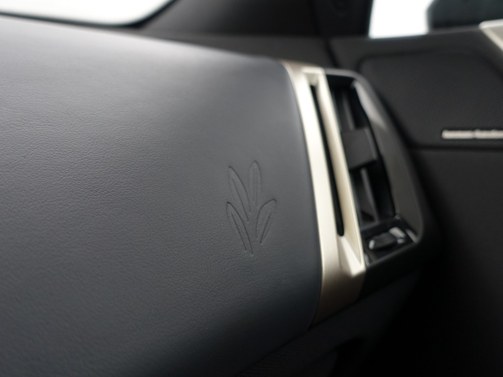 
BMW iX xDrive40 M Sport Plus 77 kWh- Stoelmassage, Harman Kardon, 360 Camera, Head Up, Memory Seats, Sfeerverlichting vol									