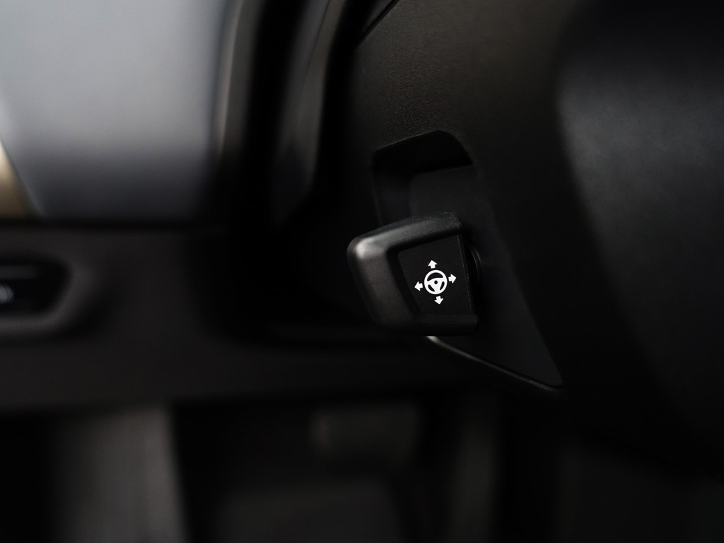 
BMW iX xDrive40 M Sport Plus 77 kWh- Stoelmassage, Harman Kardon, 360 Camera, Head Up, Memory Seats, Sfeerverlichting vol									