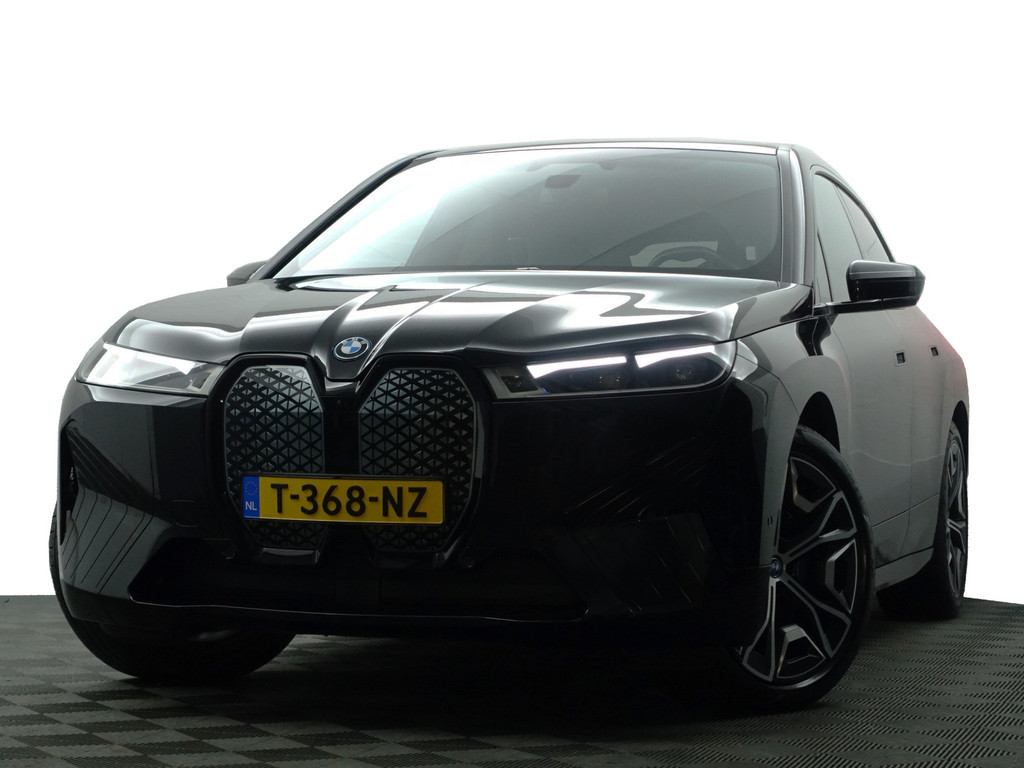 
BMW iX xDrive40 M Sport Plus 77 kWh- Stoelmassage, Harman Kardon, 360 Camera, Head Up, Memory Seats, Sfeerverlichting vol									