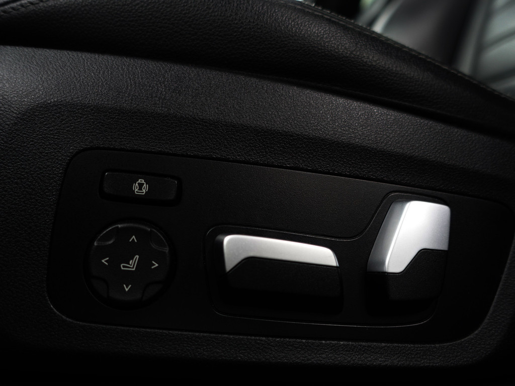 
								BMW iX3 High Executive 80 kWh M Sport Aut- Panodak, Harman Kardon, Head Up, Memory, CarPlay, Sfeerverlichting, 360 Camera vol									