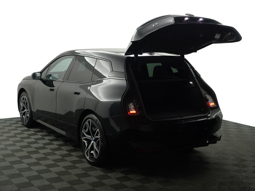 
BMW iX xDrive40 M Sport Plus 77 kWh- Stoelmassage, Harman Kardon, 360 Camera, Head Up, Memory Seats, Sfeerverlichting vol									