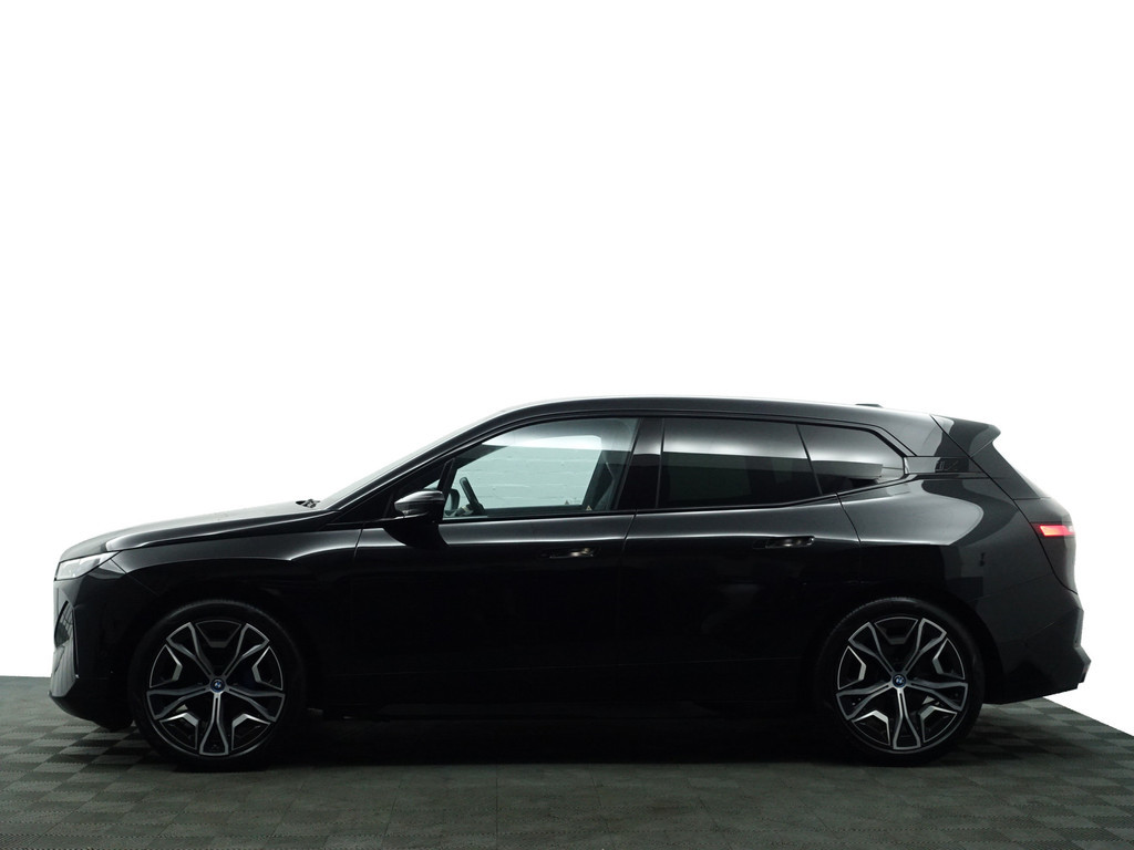 
BMW iX xDrive40 M Sport Plus 77 kWh- Stoelmassage, Harman Kardon, 360 Camera, Head Up, Memory Seats, Sfeerverlichting vol									