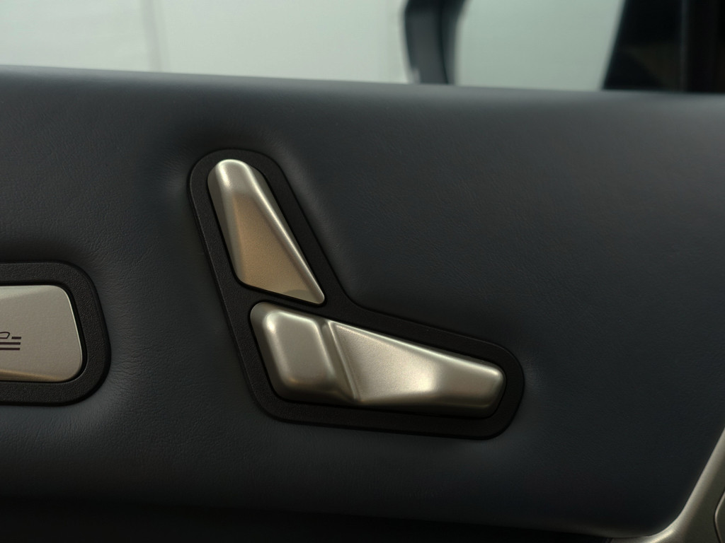 
BMW iX xDrive40 M Sport Plus 77 kWh- Stoelmassage, Harman Kardon, 360 Camera, Head Up, Memory Seats, Sfeerverlichting vol									