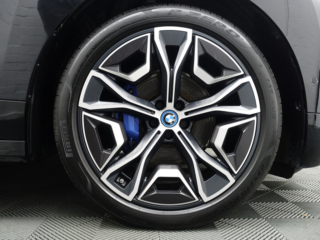 
BMW iX xDrive40 M Sport Plus 77 kWh- Stoelmassage, Harman Kardon, 360 Camera, Head Up, Memory Seats, Sfeerverlichting vol									
