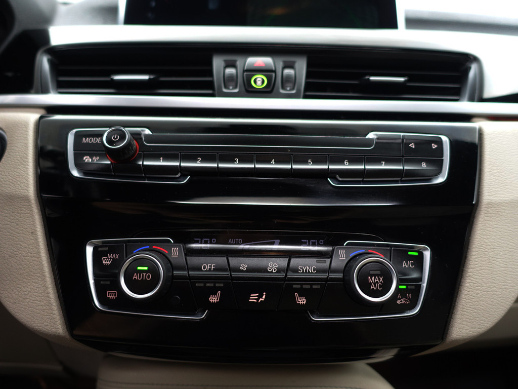 
BMW X1 sDrive20i M Sport Blackpack Aut- Panodak, Sport Leder, Head Up, Xenon Led, Park Assist, Stoelverwarming vol									