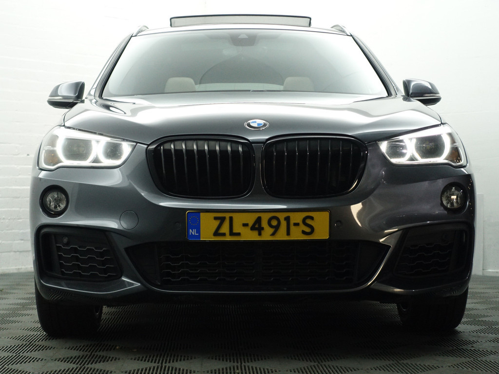 
BMW X1 sDrive20i M Sport Blackpack Aut- Panodak, Sport Leder, Head Up, Xenon Led, Park Assist, Stoelverwarming vol									