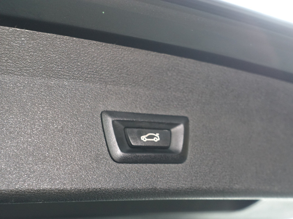 
BMW X1 sDrive20i M Sport Blackpack Aut- Panodak, Sport Leder, Head Up, Xenon Led, Park Assist, Stoelverwarming vol									