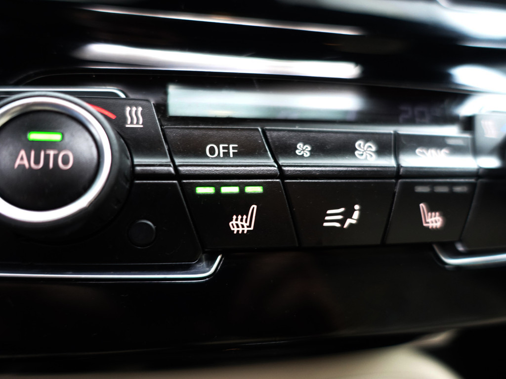 
BMW X1 sDrive20i M Sport Blackpack Aut- Panodak, Sport Leder, Head Up, Xenon Led, Park Assist, Stoelverwarming vol									