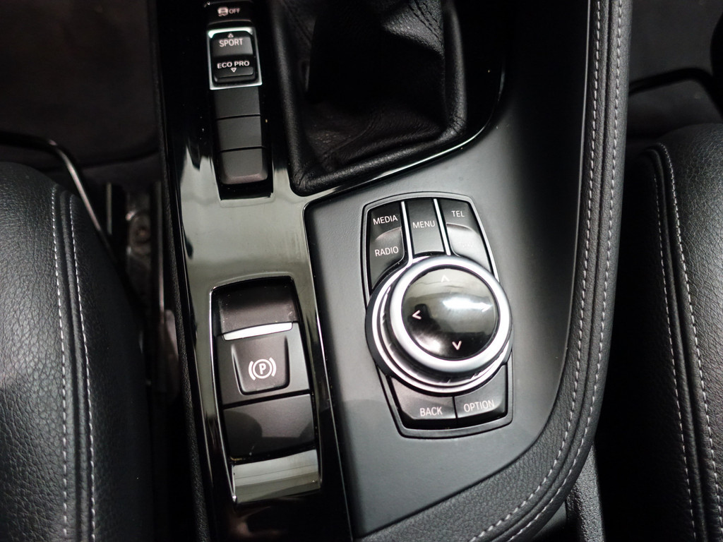 
								BMW X1 1.6D X-Line High Executive- Xenon Led, Sport leder Interieur, Camera, Dynamic Select, Sfeerverlichting vol									