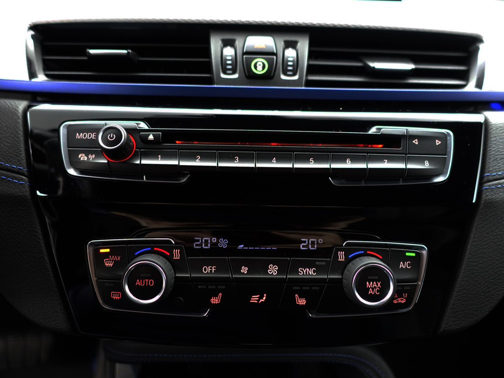 
BMW X2 sDrive20i M Performance Aut- Competition Package, Xenon Led, Carbon, Head Up, Sfeerverlichting, Park Assist vol									