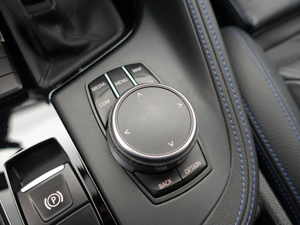 
BMW X2 sDrive20i M Performance Aut- Competition Package, Xenon Led, Carbon, Head Up, Sfeerverlichting, Park Assist vol									