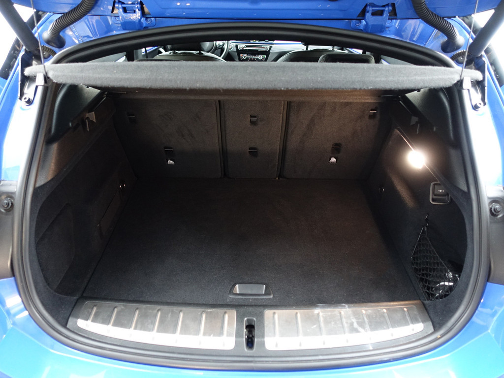 
BMW X2 sDrive20i M Performance Aut- Competition Package, Xenon Led, Carbon, Head Up, Sfeerverlichting, Park Assist vol									