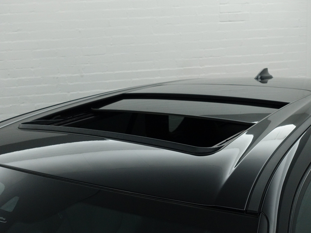 
BMW X5 M Black Fire Edition Aut- Bang Olufsen Plus, Carbon Afwerking, Alcantara Hemel, Head Up, Panoramadak, 360 Camera vol									