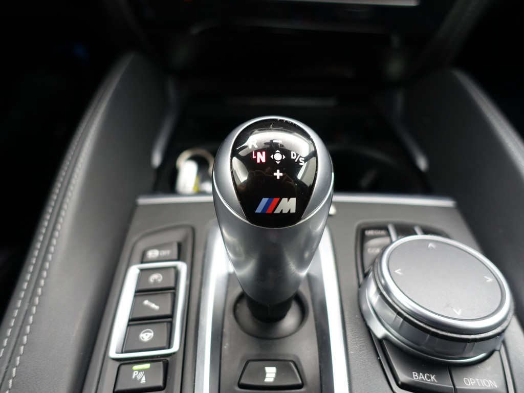 
BMW X5 M Black Fire Edition Aut- Bang Olufsen Plus, Carbon Afwerking, Alcantara Hemel, Head Up, Panoramadak, 360 Camera vol									