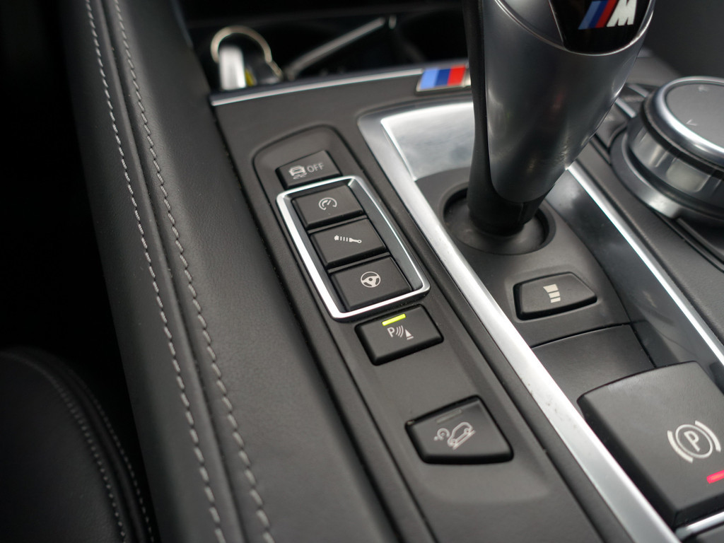 
BMW X5 M Black Fire Edition Aut- Bang Olufsen Plus, Carbon Afwerking, Alcantara Hemel, Head Up, Panoramadak, 360 Camera vol									