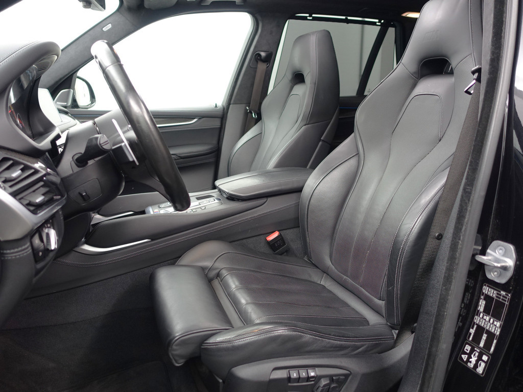 
BMW X5 M Black Fire Edition Aut- Bang Olufsen Plus, Carbon Afwerking, Alcantara Hemel, Head Up, Panoramadak, 360 Camera vol									