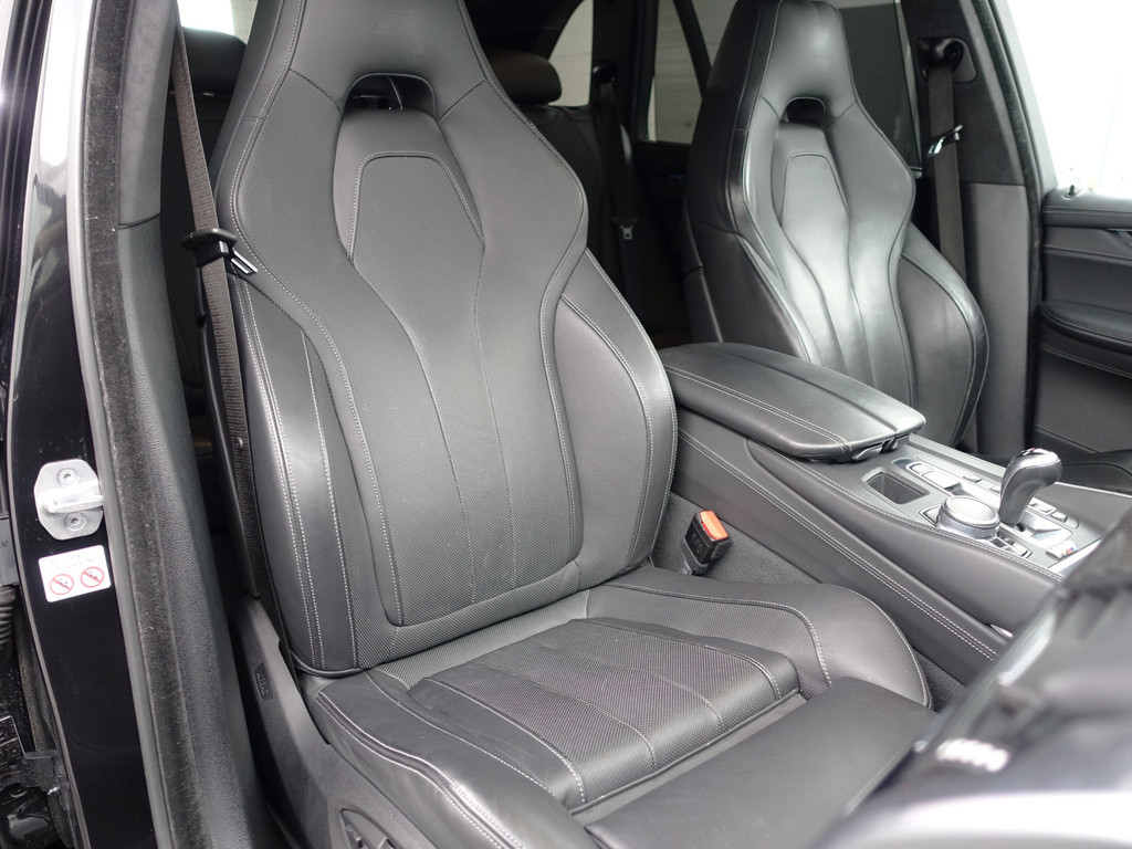 
BMW X5 M Black Fire Edition Aut- Bang Olufsen Plus, Carbon Afwerking, Alcantara Hemel, Head Up, Panoramadak, 360 Camera vol									