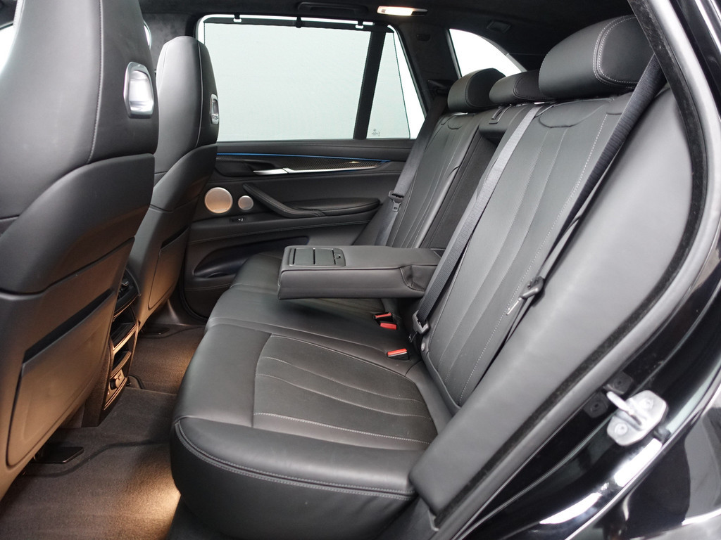 
BMW X5 M Black Fire Edition Aut- Bang Olufsen Plus, Carbon Afwerking, Alcantara Hemel, Head Up, Panoramadak, 360 Camera vol									