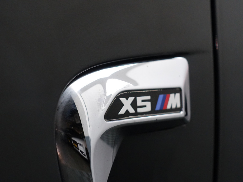 
BMW X5 M Black Fire Edition Aut- Bang Olufsen Plus, Carbon Afwerking, Alcantara Hemel, Head Up, Panoramadak, 360 Camera vol									