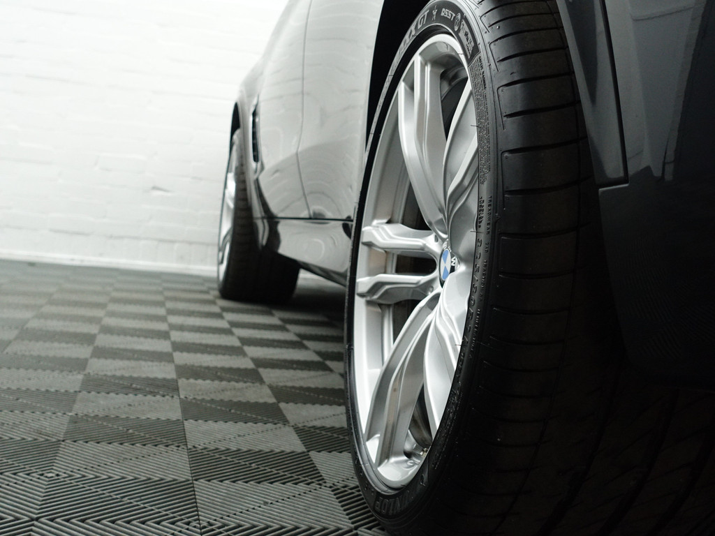 
BMW X5 M Black Fire Edition Aut- Bang Olufsen Plus, Carbon Afwerking, Alcantara Hemel, Head Up, Panoramadak, 360 Camera vol									