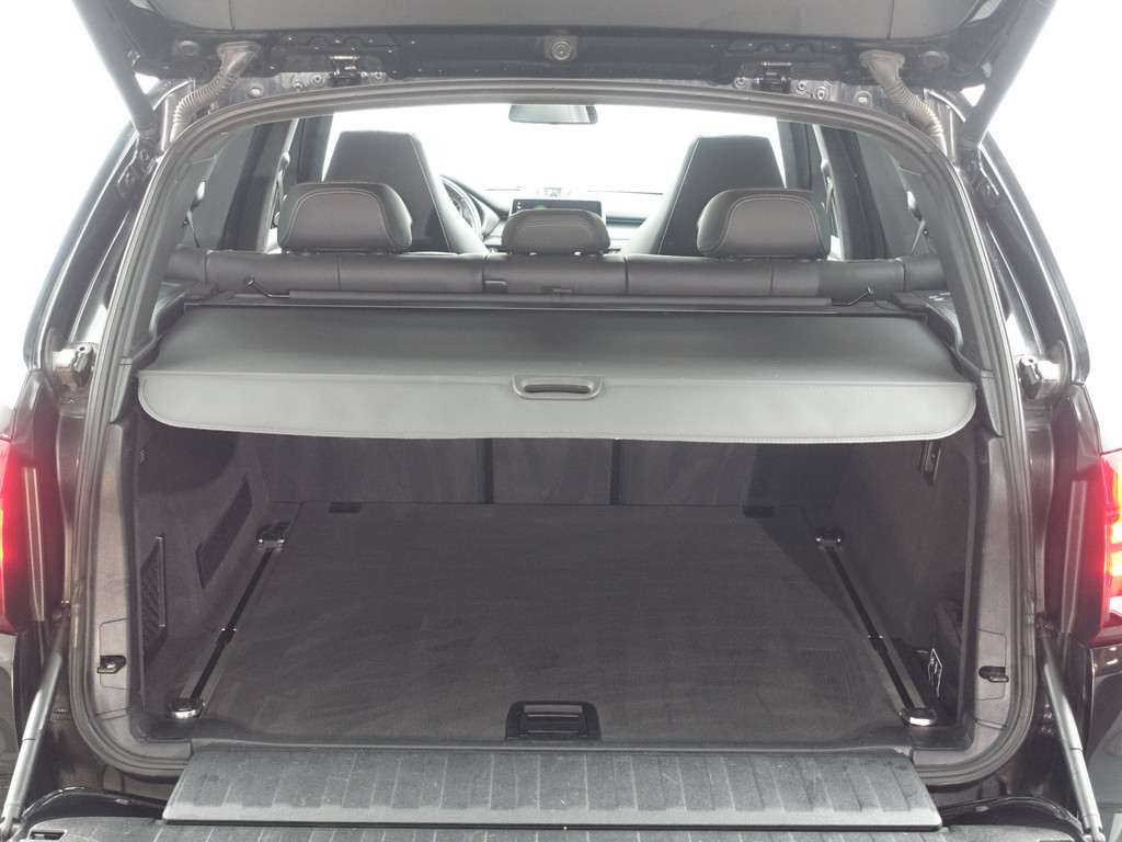 
BMW X5 M Black Fire Edition Aut- Bang Olufsen Plus, Carbon Afwerking, Alcantara Hemel, Head Up, Panoramadak, 360 Camera vol									