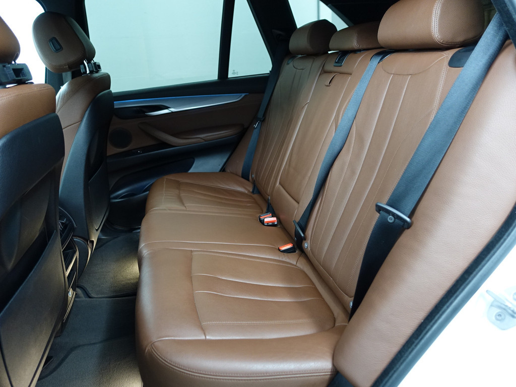 
BMW X5 xDrive40d M Performance Aut- 360 Camera, Xenon Led, Sfeerverlichting, Memory, Head Up, Virtual Cockpit vol									