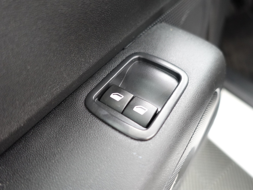 
Citroën C3 1.2 PureTech Blackline- Two Tone, Led, Park Assist, Clima, Cruise, Lane Assist vol									