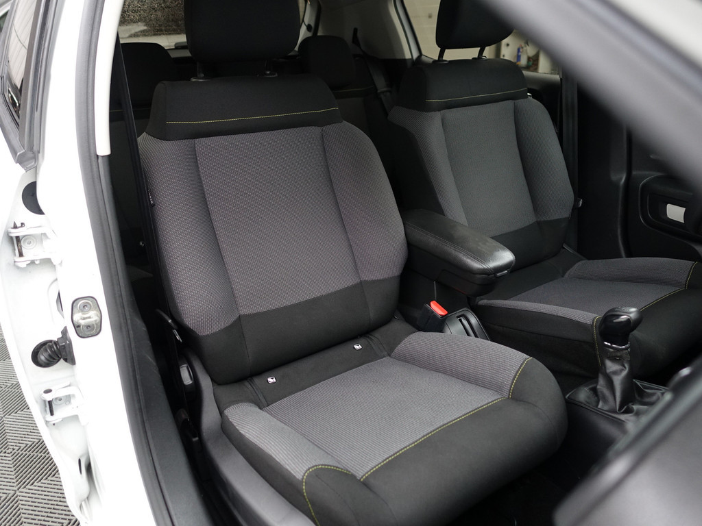 
Citroën C3 1.2 PureTech Blackline- Two Tone, Led, Park Assist, Clima, Cruise, Lane Assist vol									