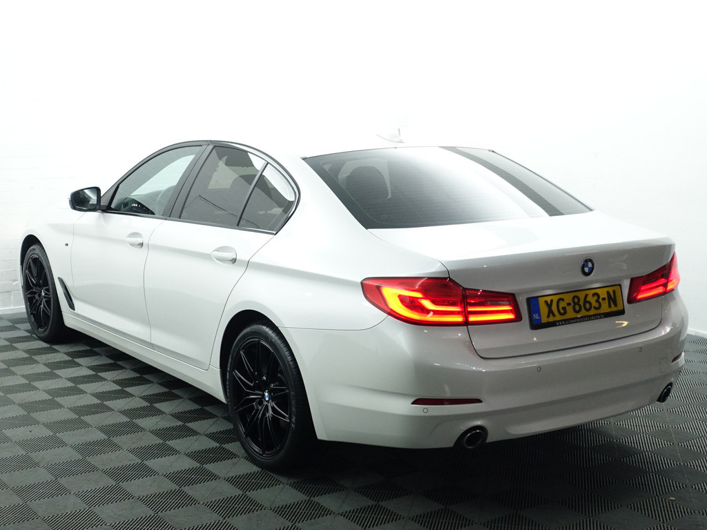
								BMW 5 Serie 520d M Sport High Exe Aut- Xenon Led, Park Assist, Navi, Virtual Cockpit, Elek Stoel vol									