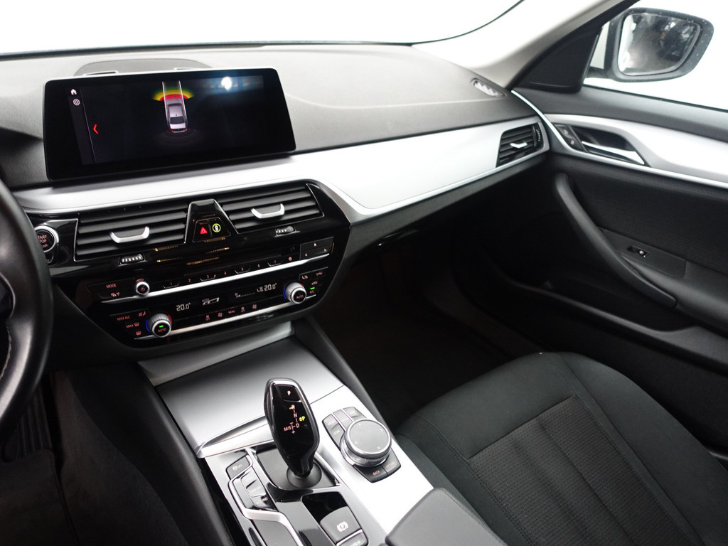 
								BMW 5 Serie 520d M Sport High Exe Aut- Xenon Led, Park Assist, Navi, Virtual Cockpit, Elek Stoel vol									