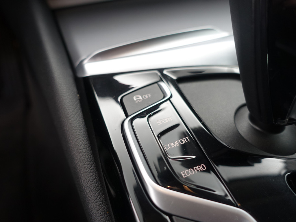 
								BMW 5 Serie 520d M Sport High Exe Aut- Xenon Led, Park Assist, Navi, Virtual Cockpit, Elek Stoel vol									