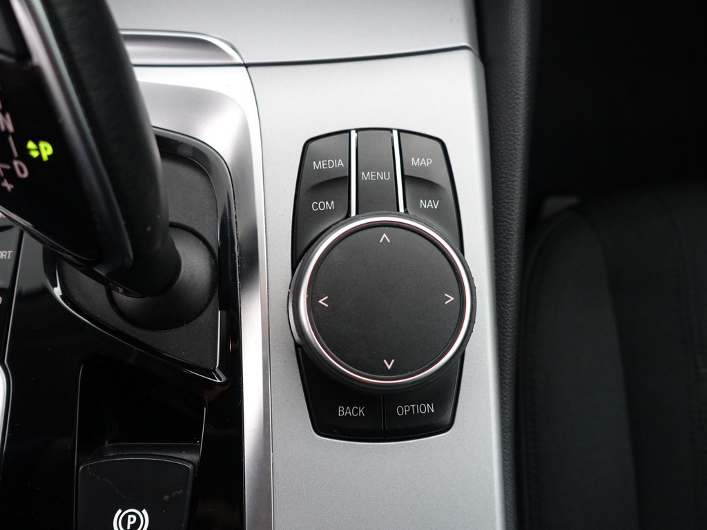 
								BMW 5 Serie 520d M Sport High Exe Aut- Xenon Led, Park Assist, Navi, Virtual Cockpit, Elek Stoel vol									