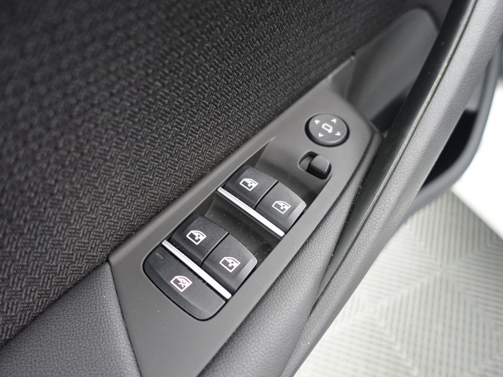 
								BMW 5 Serie 520d M Sport High Exe Aut- Xenon Led, Park Assist, Navi, Virtual Cockpit, Elek Stoel vol									