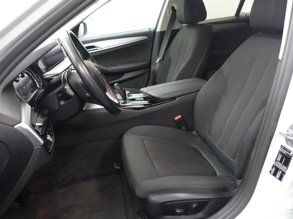 
								BMW 5 Serie 520d M Sport High Exe Aut- Xenon Led, Park Assist, Navi, Virtual Cockpit, Elek Stoel vol									