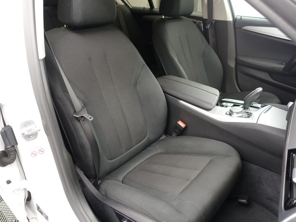 
								BMW 5 Serie 520d M Sport High Exe Aut- Xenon Led, Park Assist, Navi, Virtual Cockpit, Elek Stoel vol									