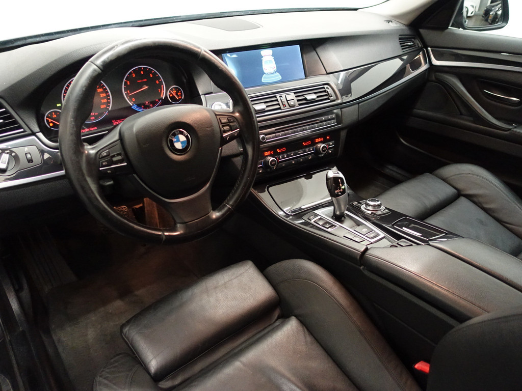 
BMW 5 Serie 528i M Sport High Exe Aut- Sport Leder, Xenon Led, Park Assist, Navi, Clima vol									