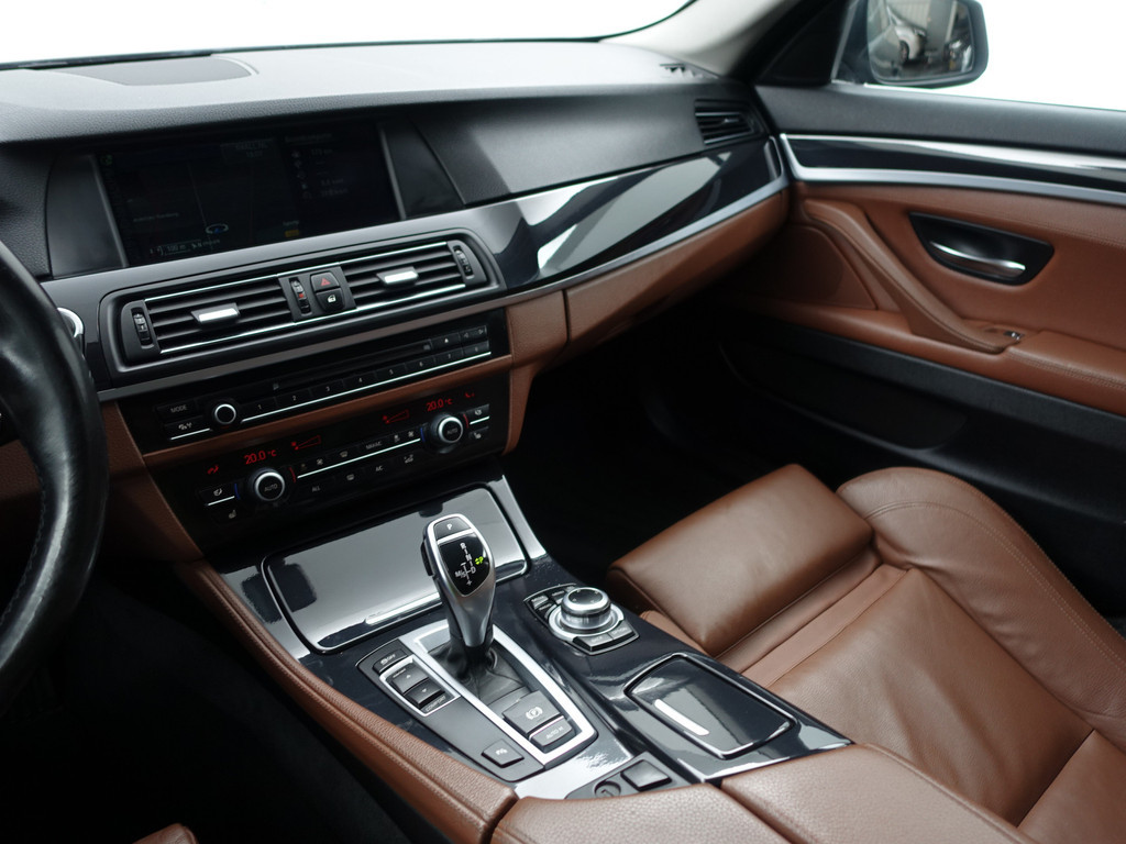 
BMW 5 Serie 528i High Executive Aut- Sport Leder Interieur, Park Assist, Stoelverwarming, Xenon Led, Standkachel vol									