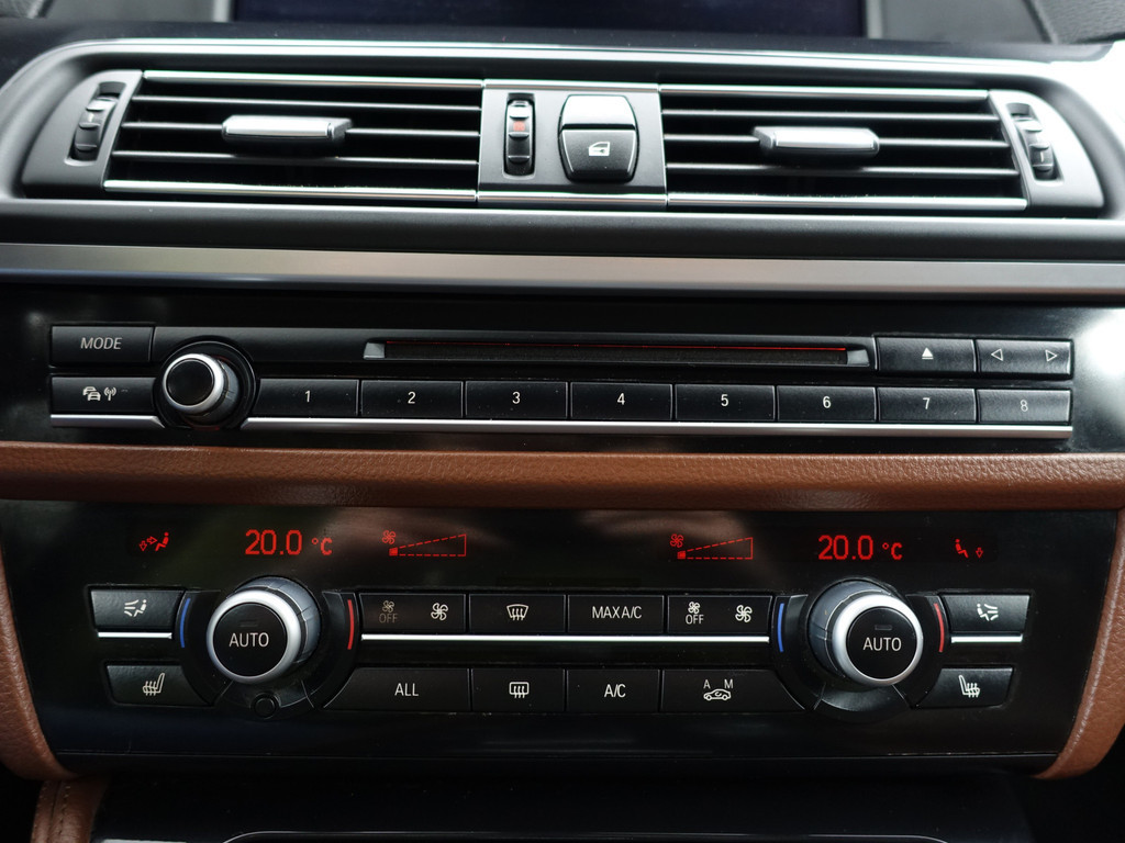 
BMW 5 Serie 528i High Executive Aut- Sport Leder Interieur, Park Assist, Stoelverwarming, Xenon Led, Standkachel vol									