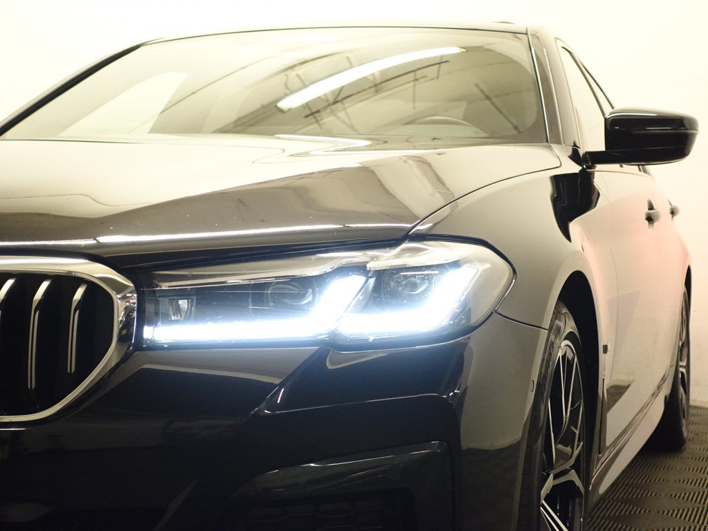 
BMW 5 Serie 520D M Sport Aut- Ambient light, 360 Camera, Panodak, Nappa Leder, Laserlight vol									