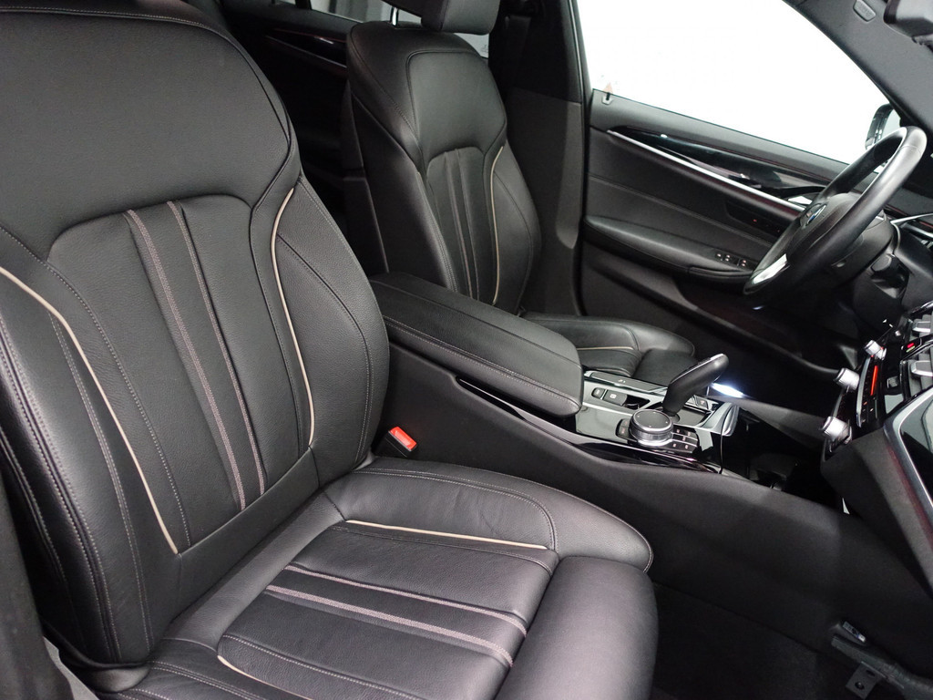 
BMW 5 Serie 520i High Executive Aut- Head Up, Nappa Leder Interieur, Xenon Led, Virtual Cockpit vol									