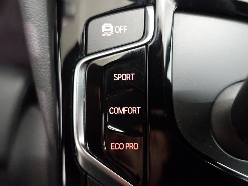 
BMW 5 Serie 520i High Executive Aut- Head Up, Nappa Leder Interieur, Xenon Led, Virtual Cockpit vol									