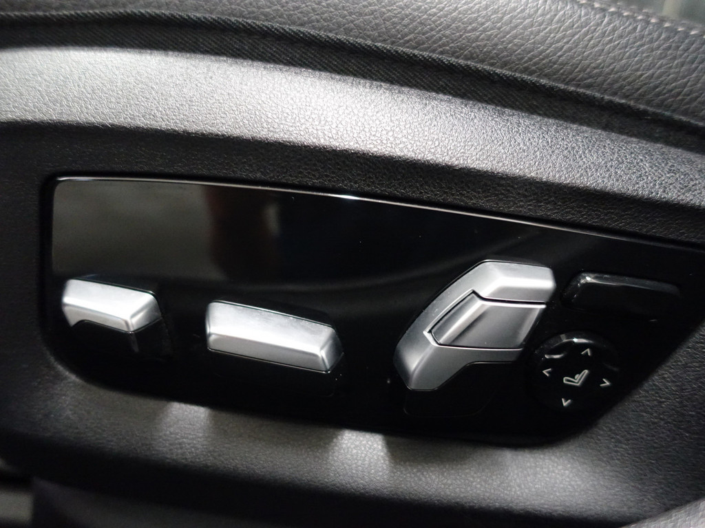 
BMW 5 Serie 520i High Executive Aut- Head Up, Nappa Leder Interieur, Xenon Led, Virtual Cockpit vol									