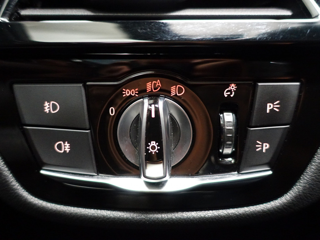 
BMW 5 Serie 520i High Executive Aut- Head Up, Nappa Leder Interieur, Xenon Led, Virtual Cockpit vol									