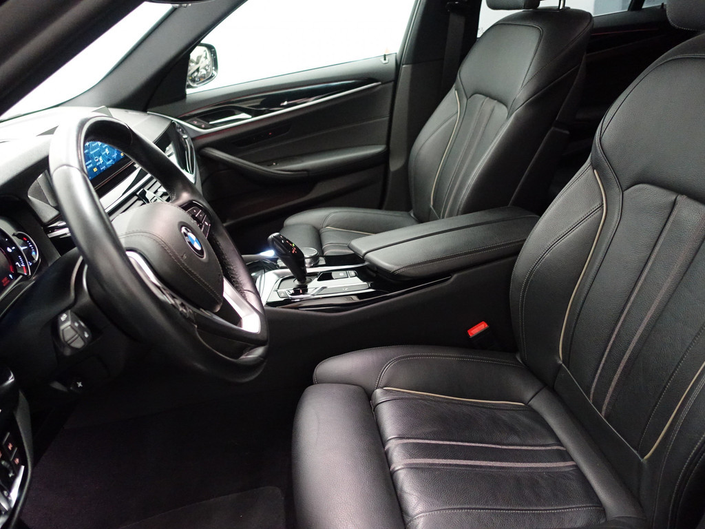 
BMW 5 Serie 520i High Executive Aut- Head Up, Nappa Leder Interieur, Xenon Led, Virtual Cockpit vol									