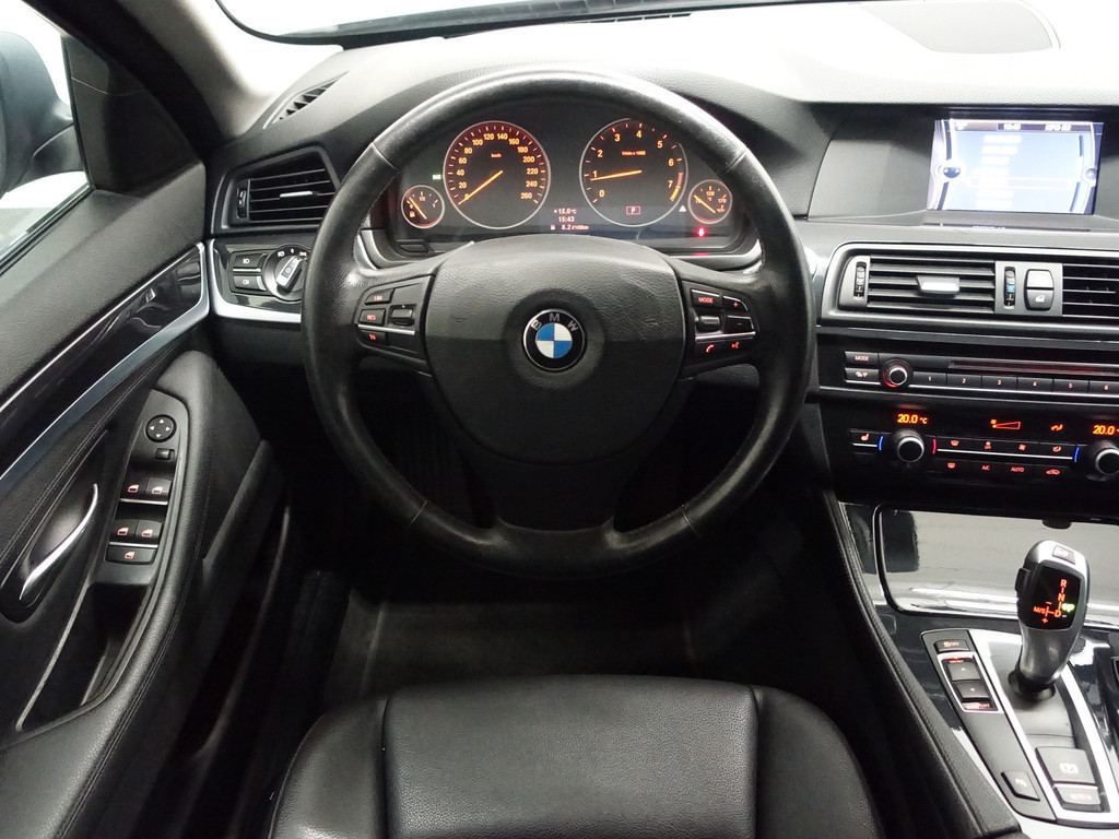 
BMW 5 Serie F10 520i High Exe M Sport Aut- Xenon Led, Leder, Clima, Verwarmd Elektrische interieur vol									