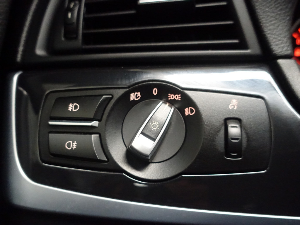 
BMW 5 Serie F10 520i High Exe M Sport Aut- Xenon Led, Leder, Clima, Verwarmd Elektrische interieur vol									