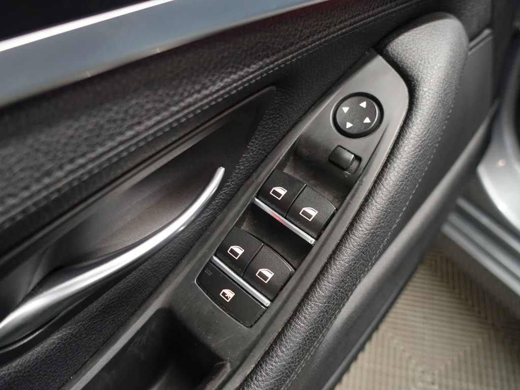 
BMW 5 Serie F10 520i High Exe M Sport Aut- Xenon Led, Leder, Clima, Verwarmd Elektrische interieur vol									